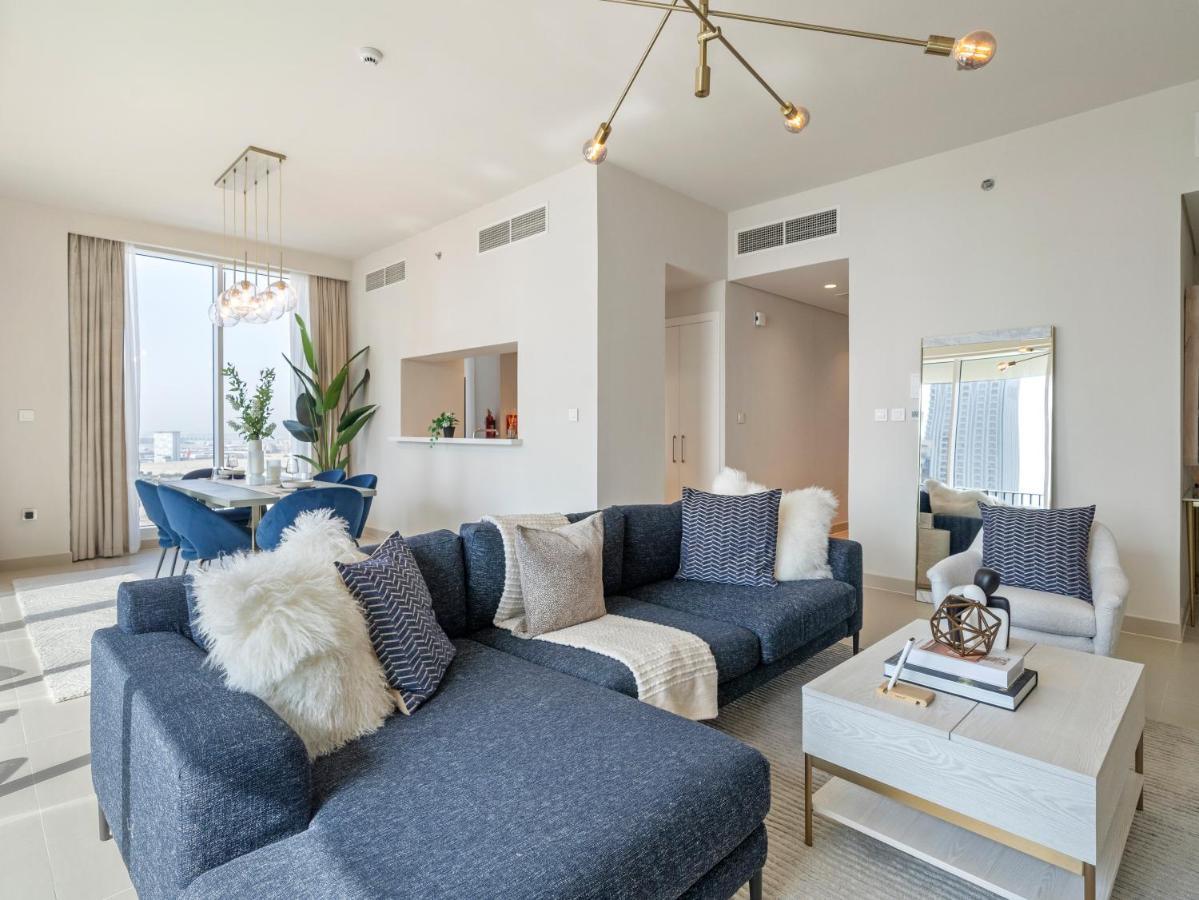 Spacious With Incredible Canal And Park Views Apartment