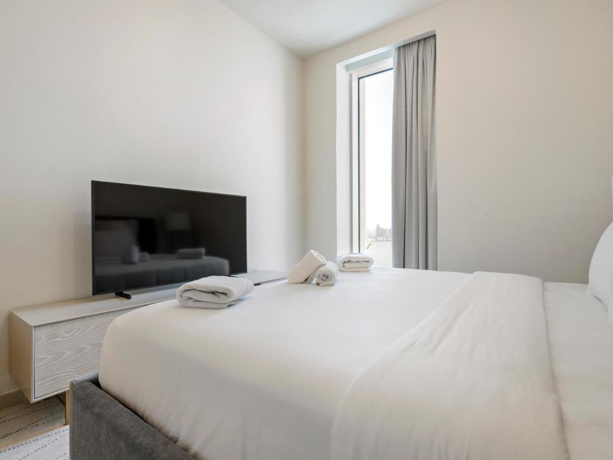 Apartment Spacious With Incredible Canal And Park Views