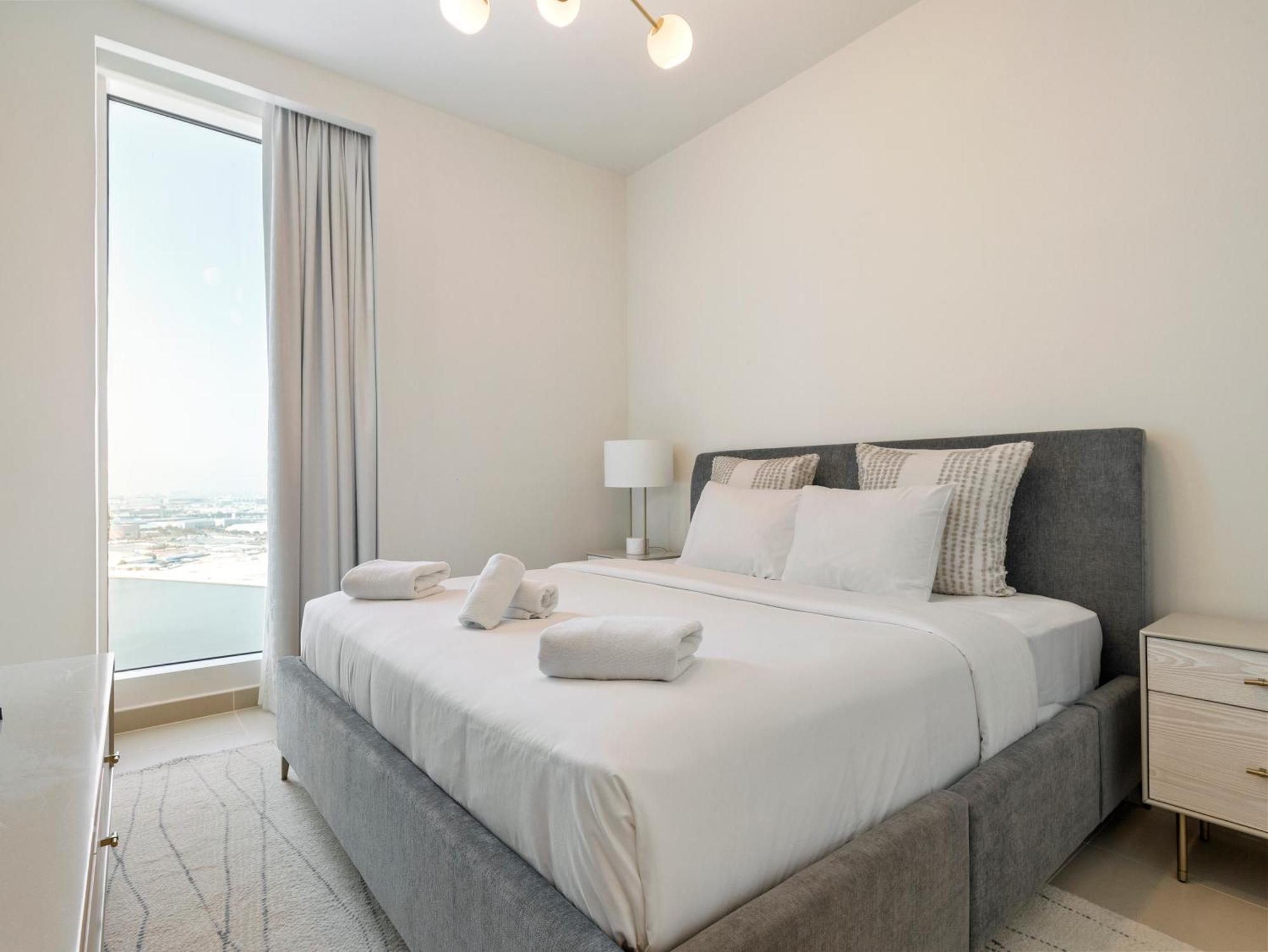 Apartment Spacious With Incredible Canal And Park Views