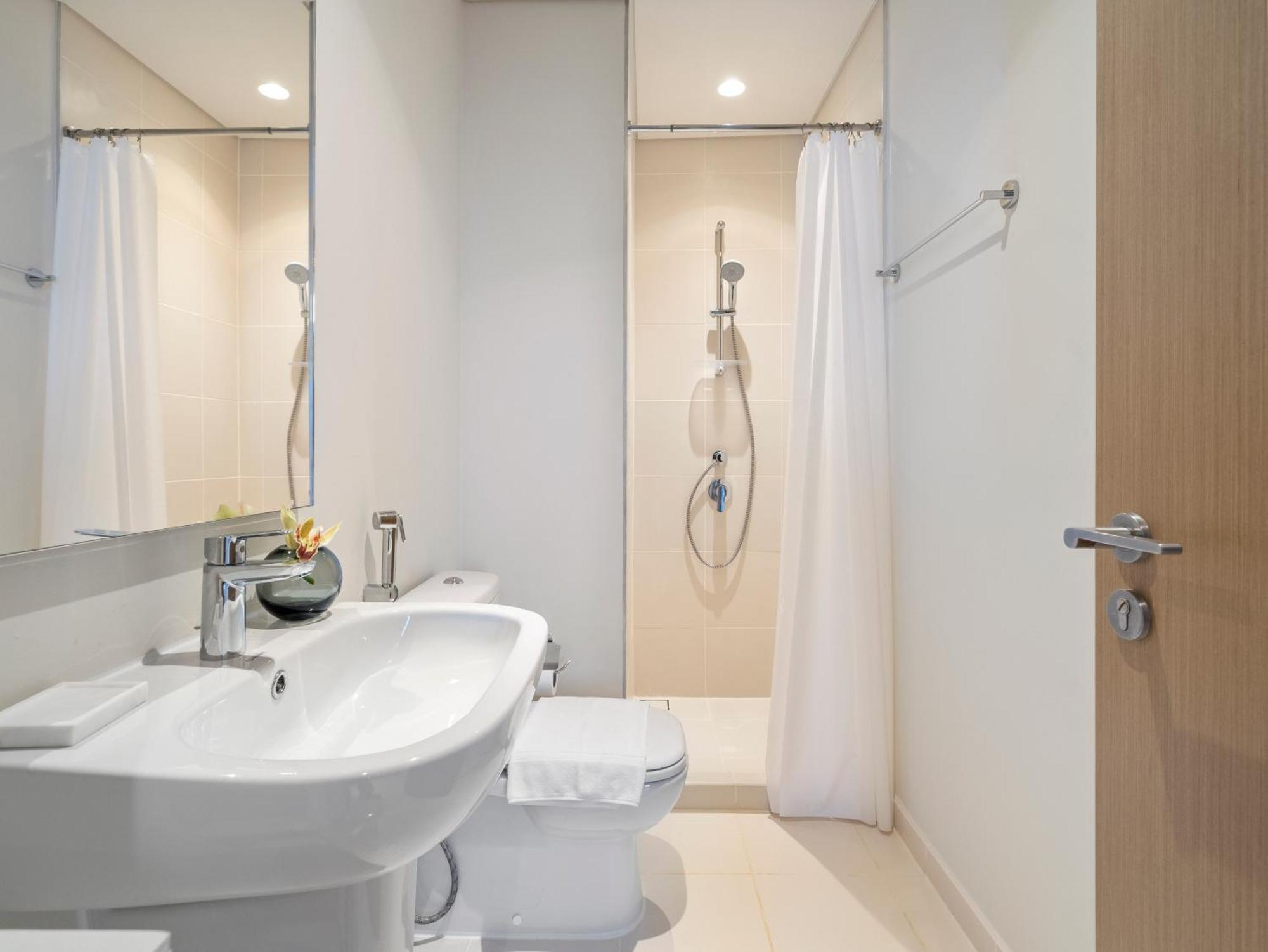 Spacious With Incredible Canal And Park Views * Dubai